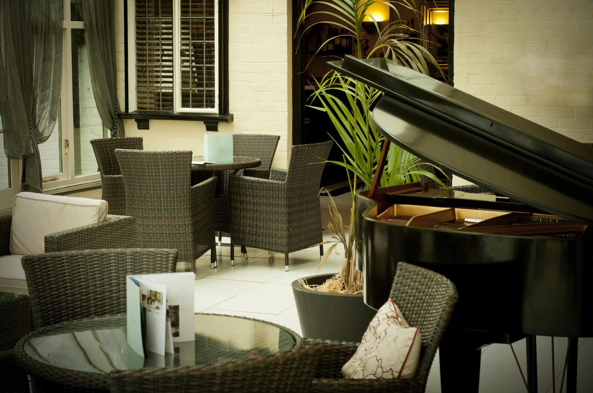 Ghyll Manor Country Hotel Horsham Exterior foto